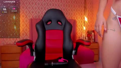 alysonjackson online show from January 24, 7:18 pm