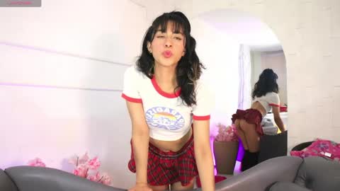 alyssa_joness online show from April 13, 4:14 am