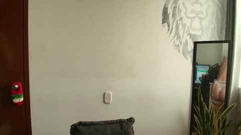 alyssia wolds online show from November 10, 11:27 am