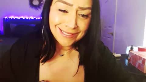 Alyssiaamorexo online show from March 22, 6:25 pm