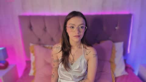 Alyy online show from February 11, 2:40 pm