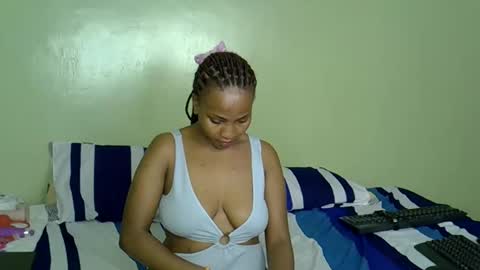 amala01 online show from March 23, 10:54 am