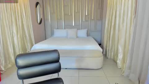 Amalia cruss online show from January 6, 8:12 pm