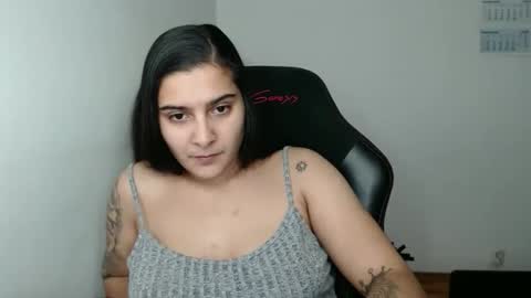 The queen of the biceps  online show from February 4, 6:22 pm