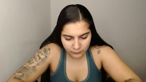 The queen of the biceps  online show from February 1, 6:29 pm