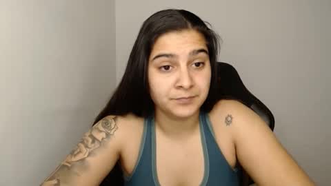 The queen of the biceps  online show from January 31, 9:59 pm