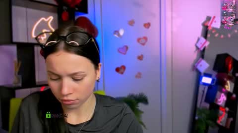 Ami  online show from February 10, 3:37 pm