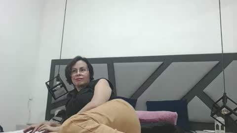 amanda_ramirez online show from April 14, 9:59 pm