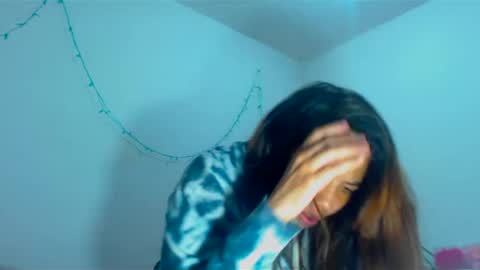 Snapshot of amararoberts08 chatting on December 5, 2:09 am Amara Julia online show from December 5, 2:09 am