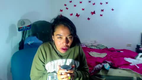 Snapshot of amararoberts08 chatting on September 13, 2:30 am Amara Julia online show from September 13, 2:30 am