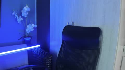 Emily online show from December 5, 12:39 pm