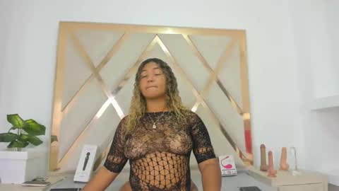 Ambar online show from June 1, 9:05 pm