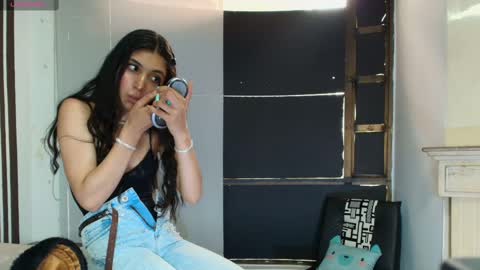 Snapshot of ambaross chatting on February 18, 7:21 pm Ambar Ross online show from February 18, 7:21 pm