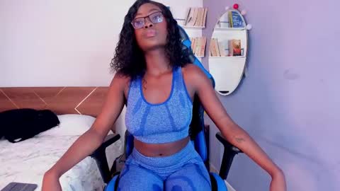 Snapshot of amber_maxwell chatting on February 23, 8:39 pm Amber online show from February 23, 8:39 pm