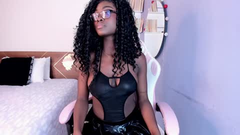 Snapshot of amber_maxwell chatting on January 4, 8:37 pm Amber online show from January 4, 8:37 pm