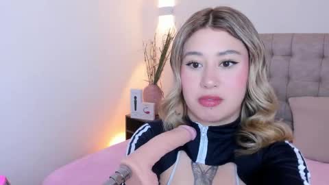 amber_palmer online show from April 28, 12:53 pm