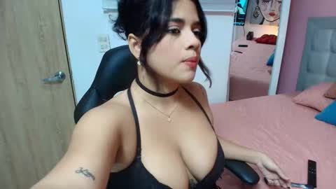 Snapshot of amber_rivas19_ chatting on October 6, 2:28 am amber_rivas19_ online show from October 6, 2:28 am