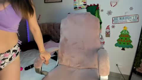 Hi Im Amber Check my Bio  online show from January 3, 4:59 pm