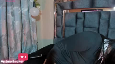 Snapshot of amberbeckeer chatting on February 26, 2:52 am Amber online show from February 26, 2:52 am