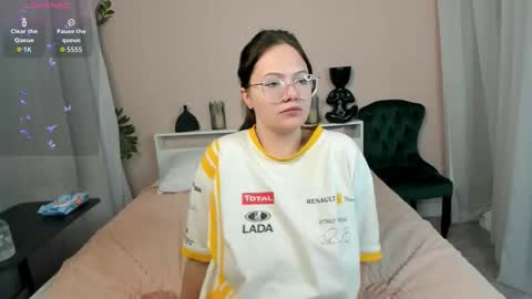 Snapshot of ambergothsly chatting on September 28, 7:03 am Taya online show from September 28, 7:03 am