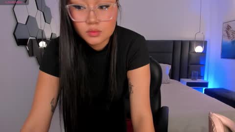 Snapshot of amberlewis_ chatting on September 28, 10:37 pm Amber online show from September 28, 10:37 pm