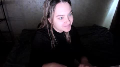 Snapshot of ambrosia__ chatting on October 19, 7:54 am ambrosia__ online show from October 19, 7:54 am