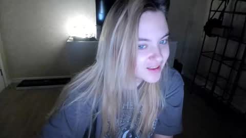 Snapshot of ambrosia__ chatting on October 2, 12:32 pm ambrosia__ online show from October 2, 12:32 pm
