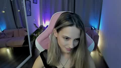 amelia_meili online show from December 2, 1:02 pm