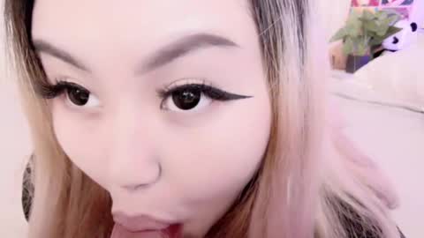 Amelia online show from September 10, 5:02 pm