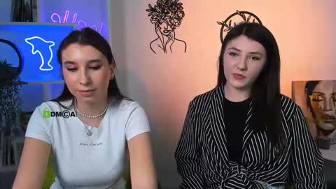 ameliaa_sweet online show from March 13, 12:50 pm