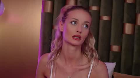 Amelia online show from September 20, 10:46 am