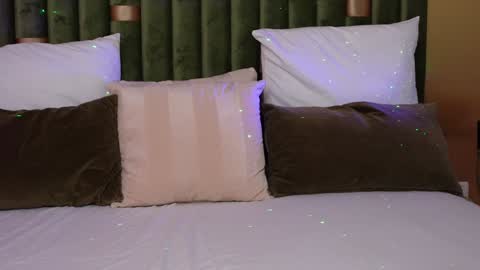 Amelia online show from December 4, 6:44 am