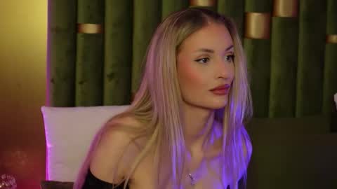 Amelia online show from March 11, 7:49 pm