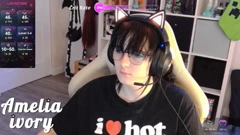 ameliaivory online show from December 13, 9:10 pm