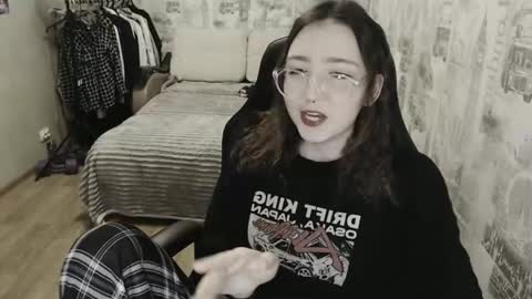 Snapshot of ameliakamishiro chatting on December 8, 1:47 pm Amelia online show from December 8, 1:47 pm