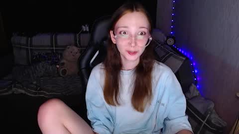 Snapshot of ameliakamishiro chatting on October 17, 10:13 pm Amelia online show from October 17, 10:13 pm