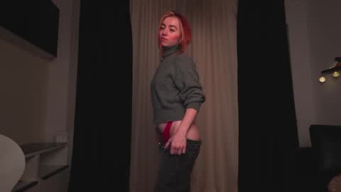 Snapshot of ameliamber0 chatting on December 17, 2:55 pm Amelia online show from December 17, 2:55 pm