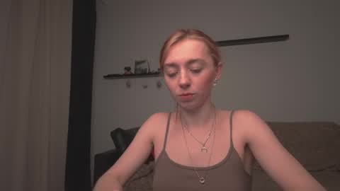 Snapshot of ameliamber0 chatting on February 24, 4:15 pm Amelia online show from February 24, 4:15 pm