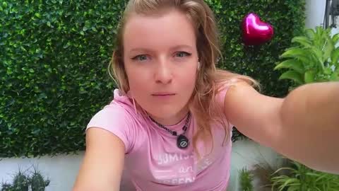 Amelia online show from September 27, 12:45 pm