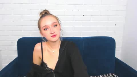 ameliawise online show from January 4, 8:49 am