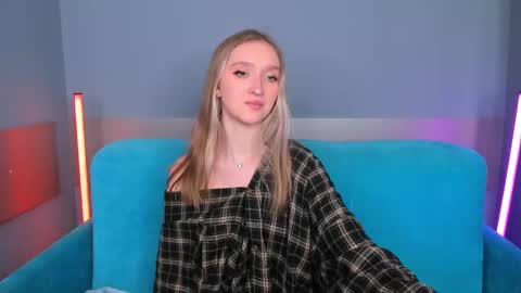 ameliawise online show from January 18, 12:35 am