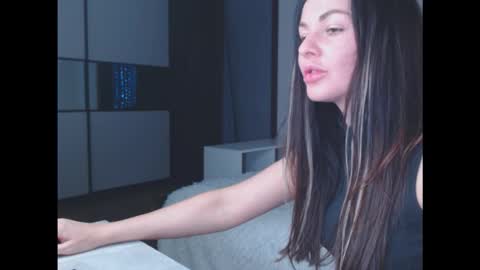 amelinamersi online show from November 21, 9:06 pm