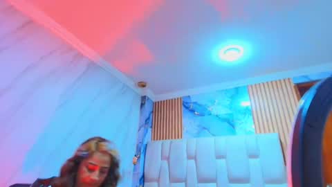 Amell Thomson online show from February 2, 11:31 am