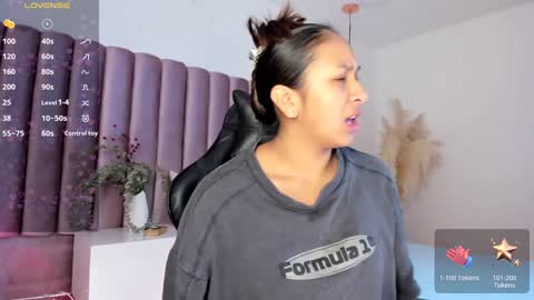 Snapshot of amelyamann chatting on January 25, 11:24 am online show from January 25, 11:24 am