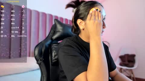 Snapshot of amelyamann chatting on January 23, 11:26 am online show from January 23, 11:26 am
