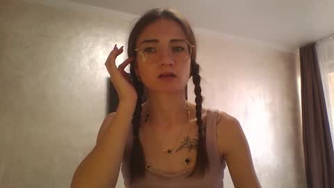 Snapshot of amethystnight_ chatting on October 13, 6:16 am Julia online show from October 13, 6:16 am