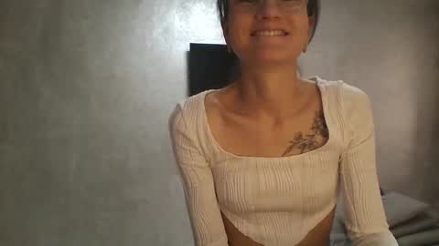 Snapshot of amethystnight_ chatting on October 20, 5:32 am Julia online show from October 20, 5:32 am
