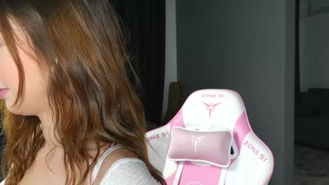 A online show from September 25, 8:13 am