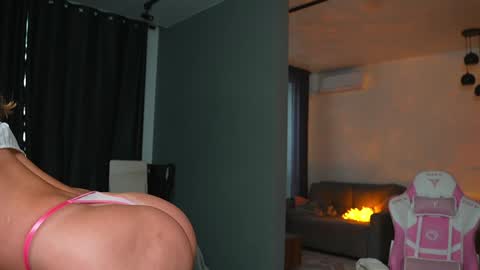 A online show from February 25, 7:51 am