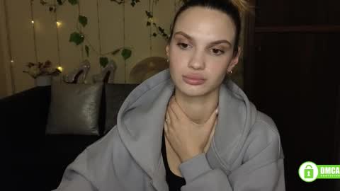 Amina online show from March 6, 1:39 pm